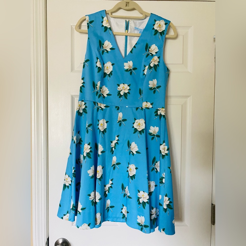 Never worn NWT Draper James Magnolia Love Circle Dress size 8.